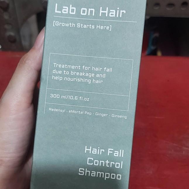 Gambar Lab On Hair Scalp Shampoo - Lab On Hair Sampo Anti Rontok dan Menguatkan Rambut dengan Redensyl - Shampoo 300ml dari JayaUtamaMart undefined Tokopedia