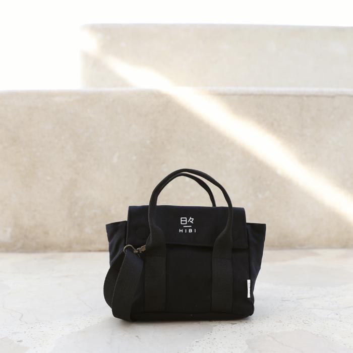 Gambar Micro Kaori かおり - Canvas Sling Bag - All black dari Hibi.id undefined Tokopedia