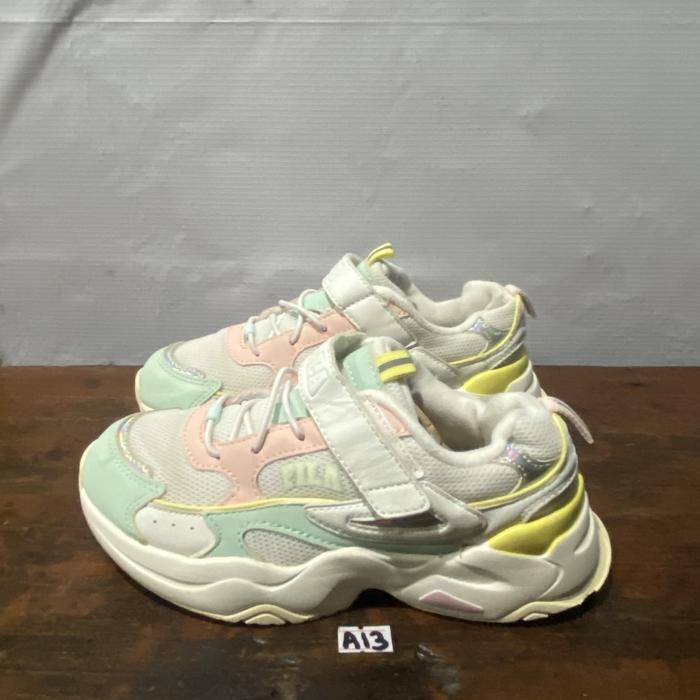Gambar Sepatu anak fila second origina size 32 dari terminal.sepatu.bogor undefined Tokopedia
