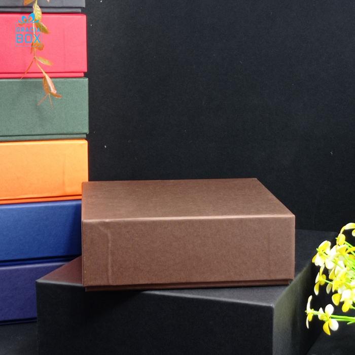 Gambar Hardbox ukuran 20 cm x 20 cm x 7 cm - Coklat, Shredd Paper dari Gracia Box Serpong undefined Tokopedia