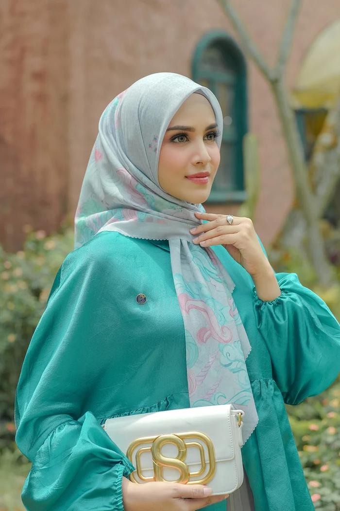 Gambar The Friendship Voile Square Buttonscarves - Sweetie Ball dari Maison Djamila undefined Tokopedia