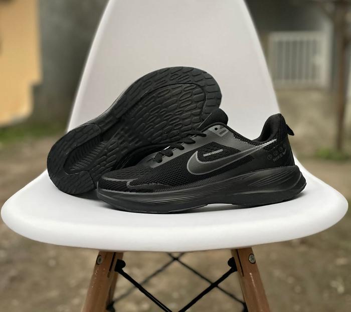 Gambar SEPATU RUNNING PRIA IMPORT VIETNAM / SEPATU OLAHRAGA LARI PRIA IMPORT - Hitam, 39 dari fianie shoes undefined Tokopedia