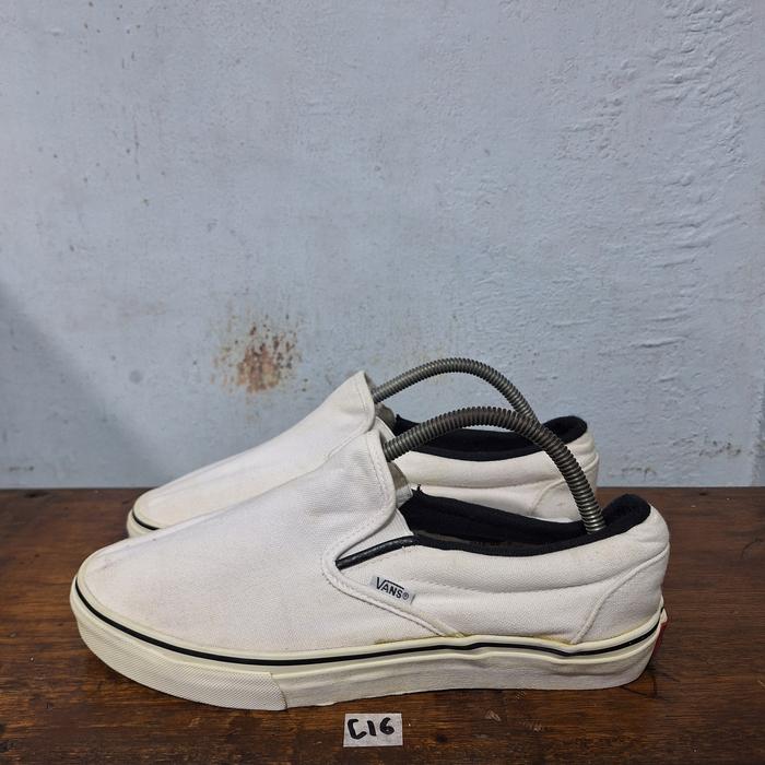 Gambar Sepatu second original Vans slip on size 42 dari TERMINAL SEPATU BOGOR_NEW undefined Tokopedia