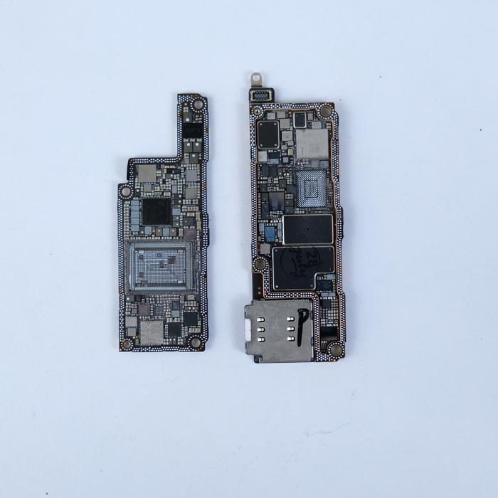 Gambar Mesin CNC Board iPhone 15 Pro - COMBO dari Otatik Repair undefined Tokopedia