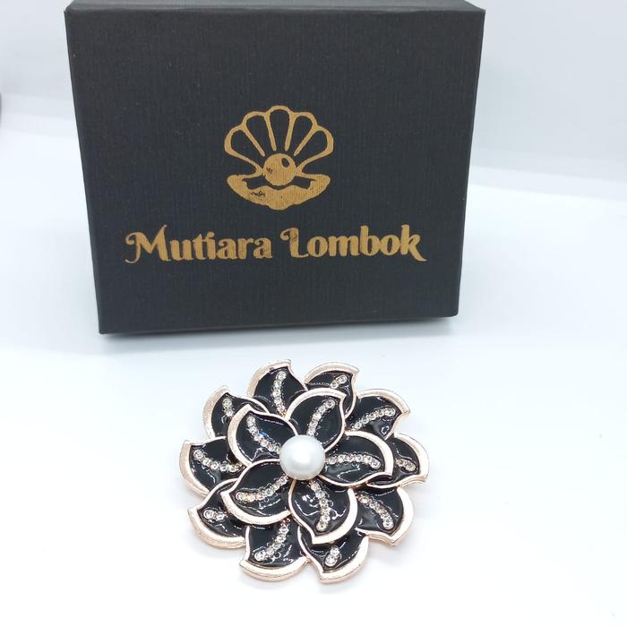Gambar BROS MUTIARA ASLI AIR TAWAR BERSERTIFIKAT, KADO ULTAH UNIK, JILBAB HIJAB, BAJU KEBAYA, OLEH OLEH KHAS LOMBOK, HADIAH ULANG TAHUN WISUDA 16 dari Jual Mutiara Lombok Terbaru undefined Tokopedia