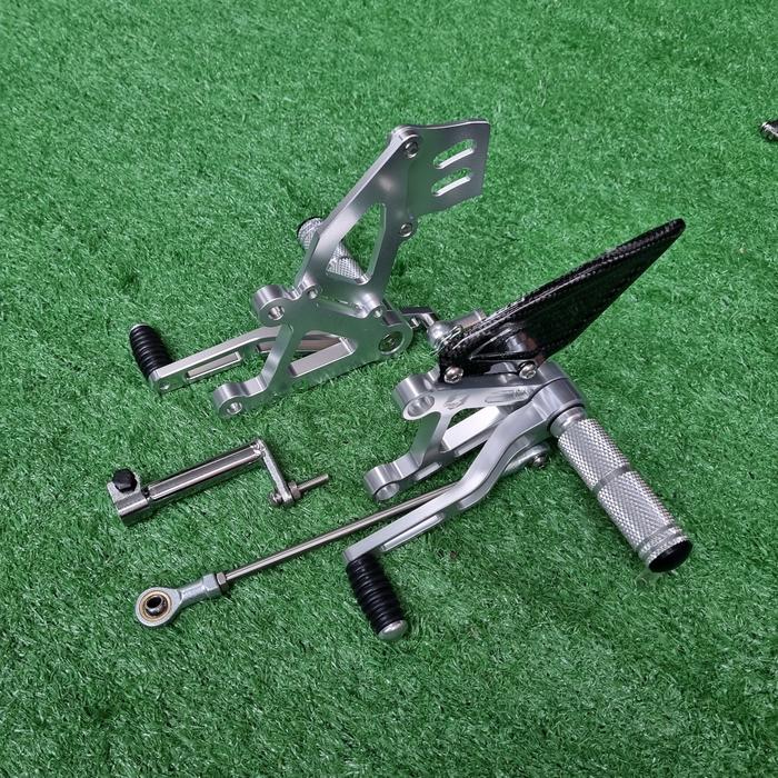 Gambar FOOTSTEP STEP UNDERBONE UB DEPAN NINJA RR ZX SS PRO1 RACING MODEL TYGA FREE SELANG REM 50 CM DAN COVER CNC MASTER REM - silver dari BR07partmodification undefined Tokopedia