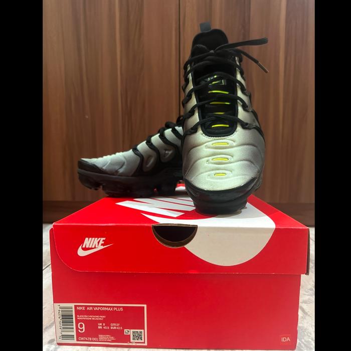 nike air vapormax plus black volt pistachio frost