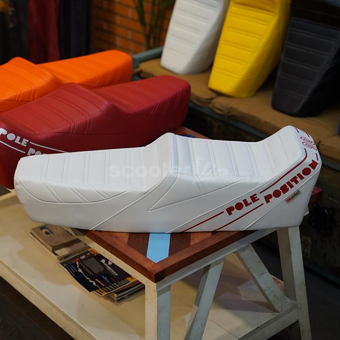 Gambar Jok Seat Yankee Pole Position Giuliari Vespa Excel T5 - Putih Red dari Scooter VIP Acc. & Merch undefined Tokopedia
