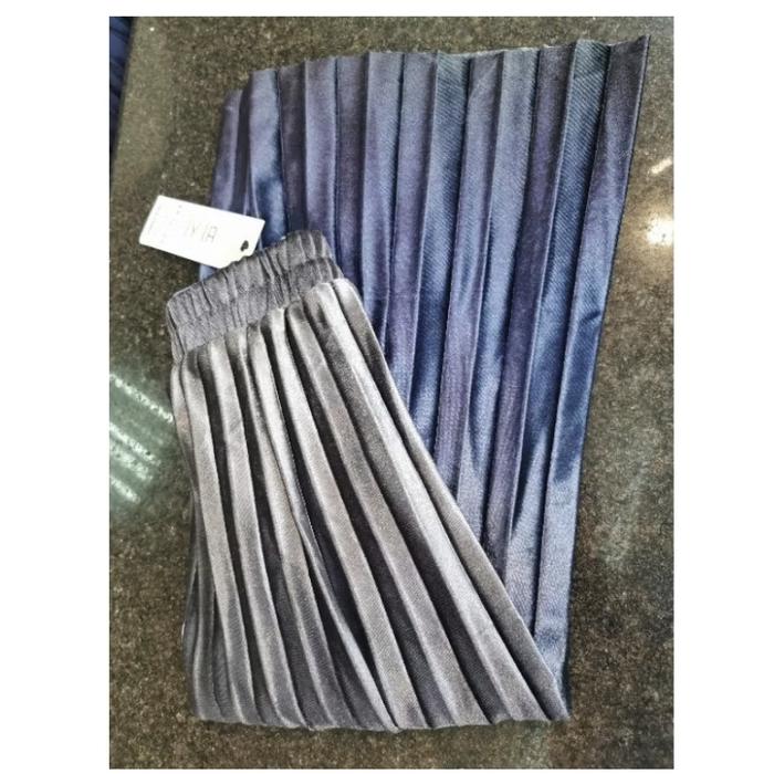 Gambar ROK PLISKET GRADASI 7/8 IMPORT, ROK VELVET BELUDRU OMBRE IMPORT HK - combi abu dari VIOLETTEMODE.ID2 undefined Tokopedia