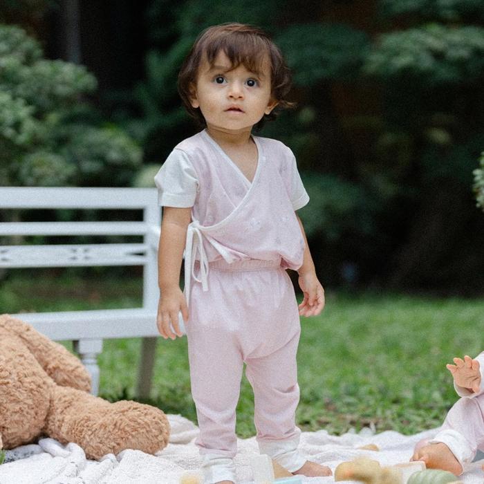 Gambar Awan Kids Tencel Kimono Set - Kimono Bayi Baju Tidur Tencel Adem Halus Setelan Baju Baby - Mila Duck, 3-6m dari Ninemonthslater.idn undefined Tokopedia