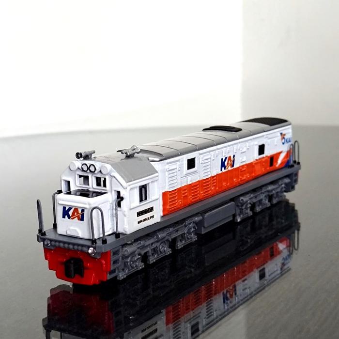 Gambar miniatur lokomotif cc201 cc 201 - HO Scale - livery putih dari Vapeicon undefined Tokopedia