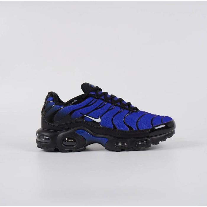 black and blue nike tns