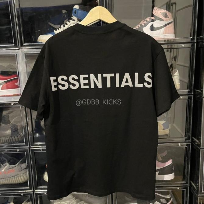 Gambar Tshirt Essentials Fear Of God FOG Hand Script Black Reflective BNIP - S dari Takz Store undefined Tokopedia