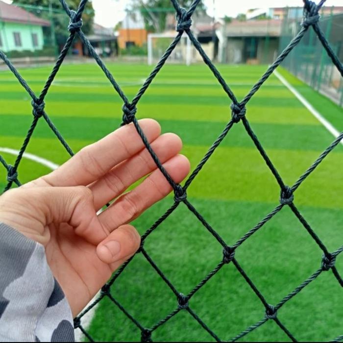 Gambar jaring pengaman keliling lapangan futsal ukuran 4inchi - D48 dari mulya jaring sport undefined Tokopedia