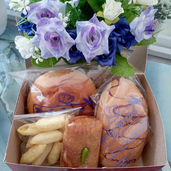 Gambar Snack Box F / roti jajanan pasar kletikan dari BERLYBREAD undefined Tokopedia