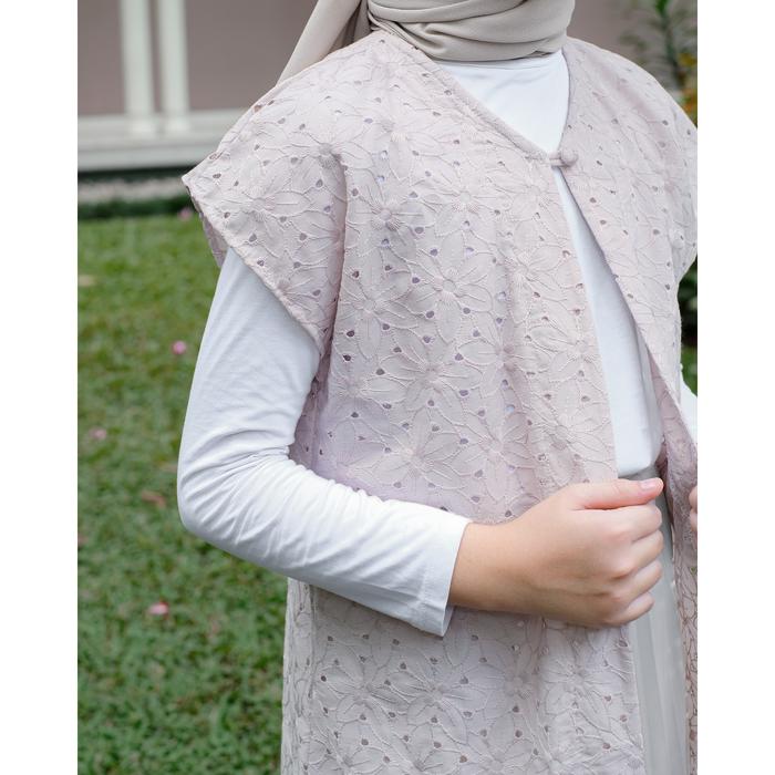 Gambar Ryanti Outer Vest Couple Ibu dan Anak Perempuan Mom And Kids bahan full Katun Bordir - Oat, Anak S dari Fazaa official undefined Tokopedia