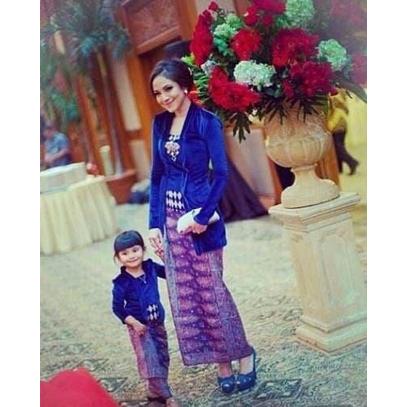 Gambar Kebaya Bludru Kutu Baru Sarimbit Couple Set Anak Ibu Cantik Cny Treasures - Hitam, standart tk dari CNY Treasures undefined Tokopedia