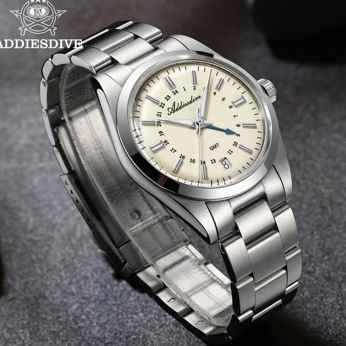ADDIESDIVE New GMT Watch Swiss Movement 36mm Quartz Wristwatch 100m Diving  AR Coating Date Luminous Stainless Steel AD2065 Watch White di Serlya 