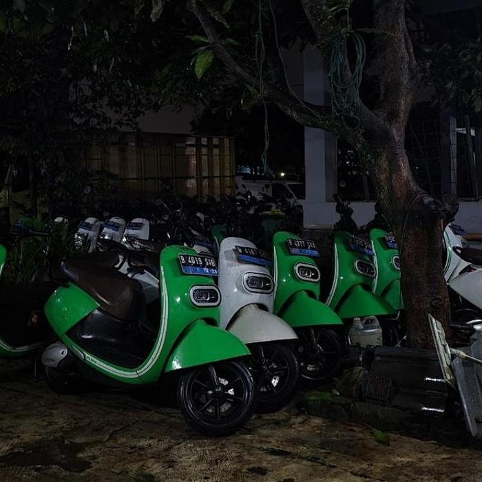 Gambar Sepeda Motor Listrik New Q1 / Q1L Long Seken Bekas 2nd Ex PT Grab Termurah Ready Terbaik - CHARGER BAT 2 dari Corrosive Official undefined Tokopedia