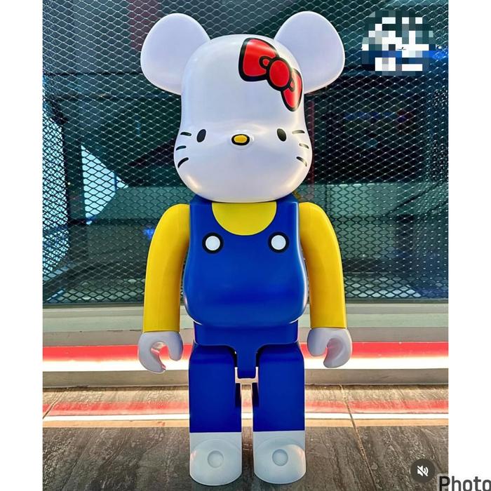 Jual Bearbrick Hello Kitty Blue version 1000% Figure set Kota
