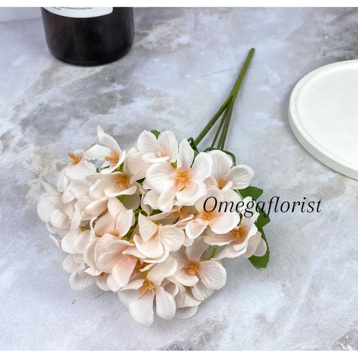 Gambar Bunga Hydrangea Artificial / Bunga Plastik / Dekorasi - Peach dari OmegaFlorist undefined Tokopedia