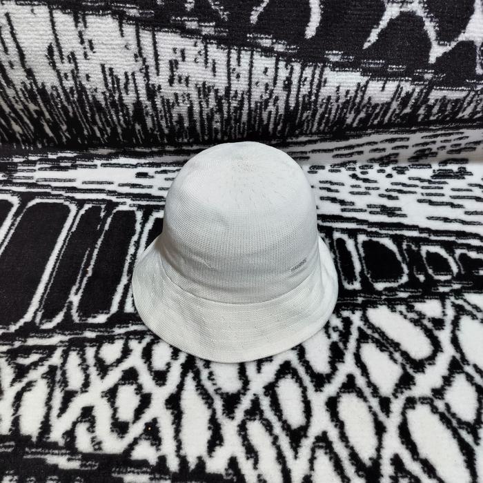 Gambar bucket hat kangol white logo dari Reach trift undefined Tokopedia
