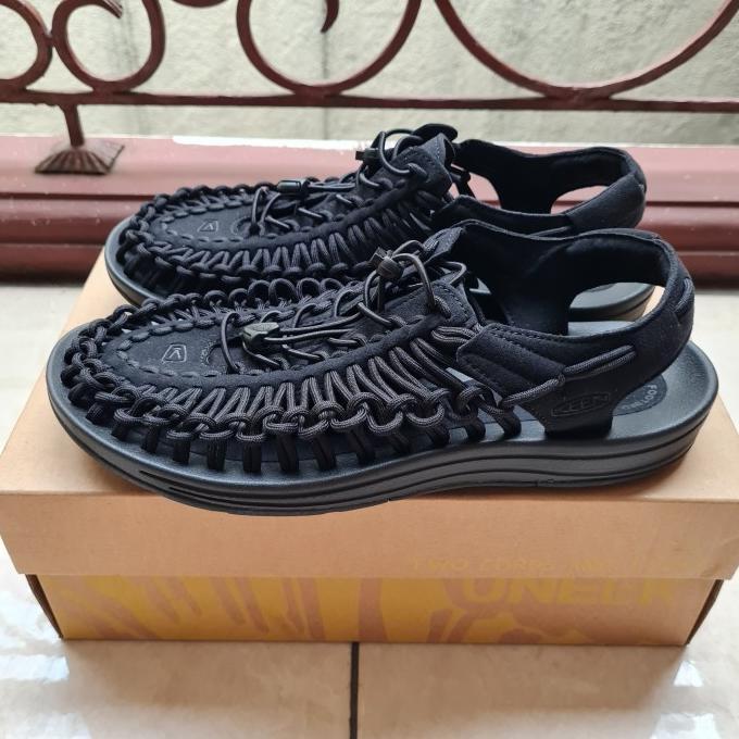 Gambar Keen Uneek Sandals Outdoor Men Black/Black - 40.5 dari AgnaModel undefined Tokopedia