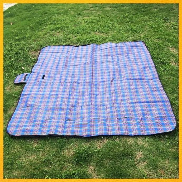 Gambar Tikar Lipat Matras Camping Outdoor Waterproof 140X190Cm - Biru dari Rivella Rug undefined Tokopedia