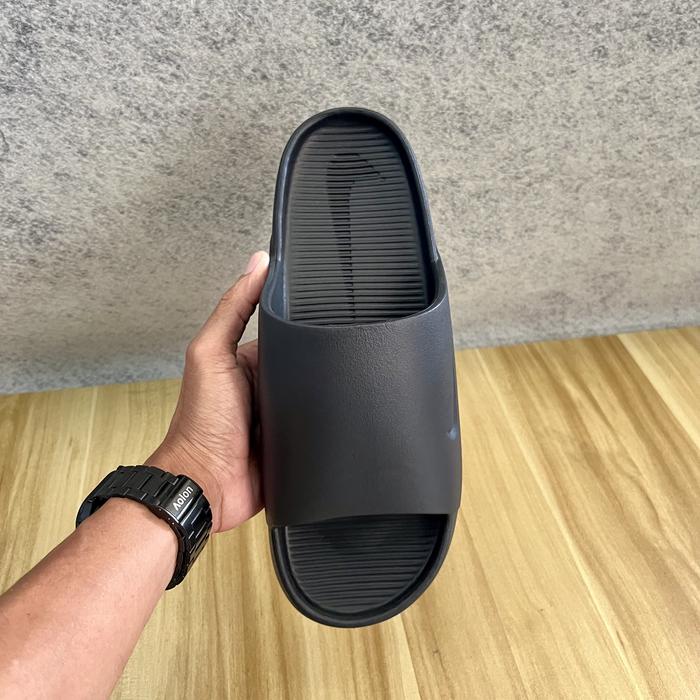 Gambar Sandal Pria Nk Calm Slide / Sendal Selop Slip On Hitam Terbaru Premium Original - Hitam, 40 dari Karis Sport undefined Tokopedia