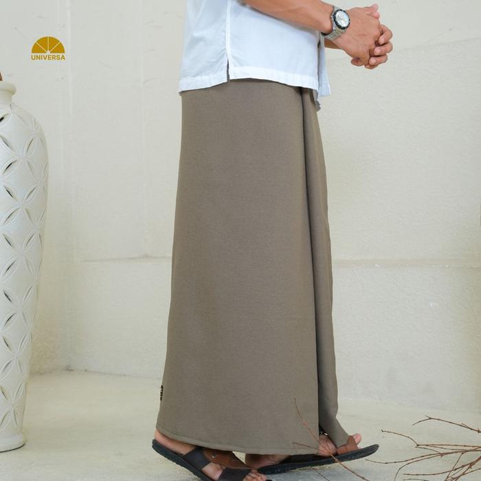 Gambar New Box Sarung Universa - OLIVE | Sarung Premium | Sarung Sholat Pria Dewasa | Sarung Polos Lembut Muslim dari UNIVERSA.ID undefined Tokopedia
