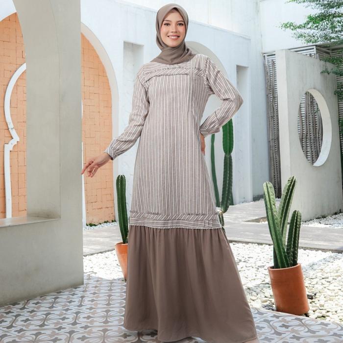 Gambar Baju Couple Keluarga Motif Salur Terbaru 2025 + Seply TENARA 13 RUSTIC TAUPE - Gamis Ibu, XS dari Qabus undefined Tokopedia