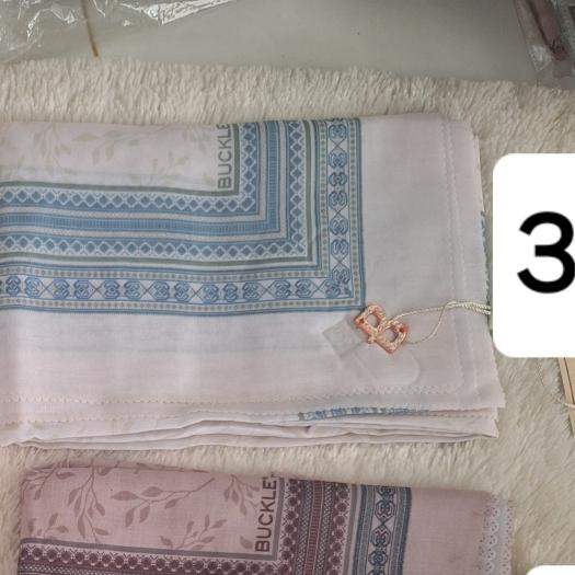 Gambar hijab buckle scarves ,hijab bukle motif pouch/buckle hijab - No 3 dari omahluwes undefined Tokopedia