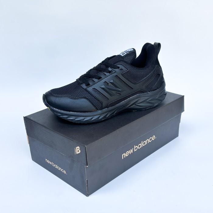 Gambar Promo!!! New Balance Sepatu Sneakers Running Pria Wanita Sekolah Kerja Olah Raga Terlaris - Hitam Polos, 40 dari toko amabarti undefined Tokopedia