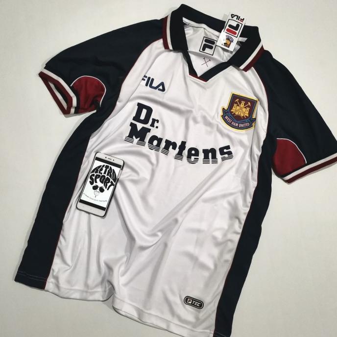 Gambar Termurah Jersey WeKa retro West Ham Away 97 Dr. martens Best Quality - No Nameset, S dari AbibSport undefined Tokopedia