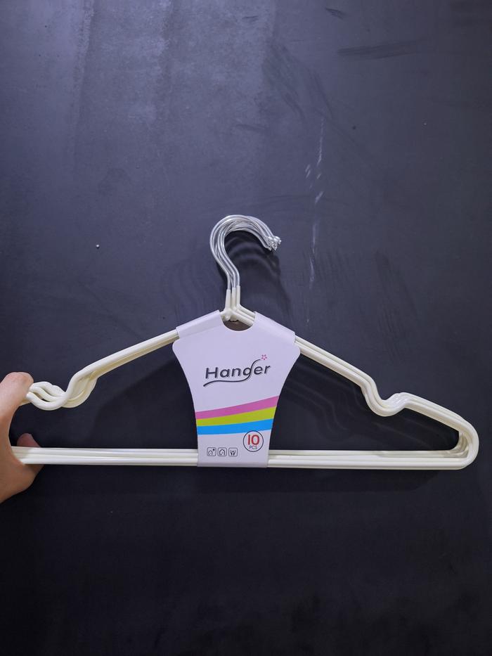 Gambar Gantungan Baju Dewasa Stainless Balut Karet isi 10pcs / Makapal Hanger - Cream dari KAKILIMA SHOPING undefined Tokopedia