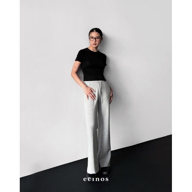 Gambar Ecinos - Core Fitted Tencel T-Shirt #Gratisongkir - Black, L dari Herllyna StoRe undefined Tokopedia