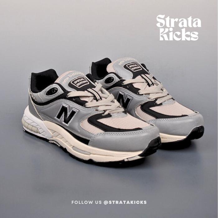 Gambar NB Balance 2000 Grey Black Sneaker BNIB (Size 36-45) - 36 dari Strata Kicks undefined Tokopedia