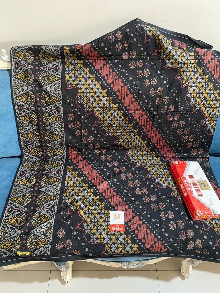Gambar Sarung Mangga Gold Kembang Nusantara Batik - M1 dari Blue Lightning Tegal undefined Tokopedia