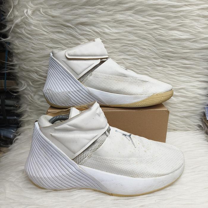 Sepatu Sneakers Basket Air J0rd4n Why Not Zero 01 Pfx White Preloved Sepatu  Sneakers Basket Pria Sepatu Sneakers Pria Keren