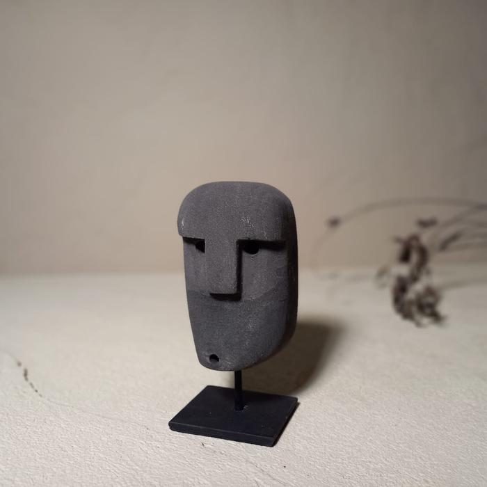 Gambar Leolle Bali Patung Topeng Batu Paras Stone Men | Dekorasi Meja Kantor Minimalis & Modern | Pajangan Meja Etnik Batu Alam Handmade Tinggi 14cm | Ornamen Interior Gaya Art Gallery | Hadiah Unik Bali Gift | Kado Housewarming | Stone Sculpture - VARIAN A dari Leolle Bali Kota Denpasar Tokopedia
