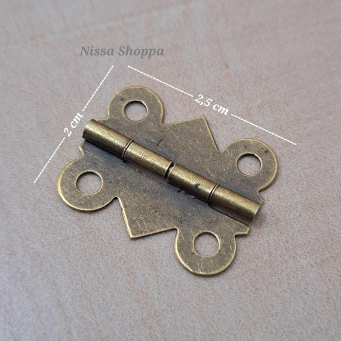 Gambar Engsel kupu kupu / Engsel kotak kayu / Engsel kotak perhiasan / Engsel kotak dus lengkap dengan mur nya - Antique / AG dari Nissa Shopa undefined Tokopedia