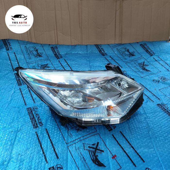 Gambar Headlamp Lampu Depan Calya Sigra 2019 2020 2021 original kanan dari YRS AUTO undefined Tokopedia