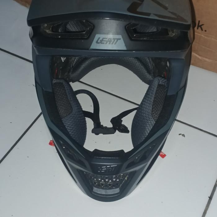Gambar helm downhill leatt gravity 4 dari DorangABC undefined Tokopedia