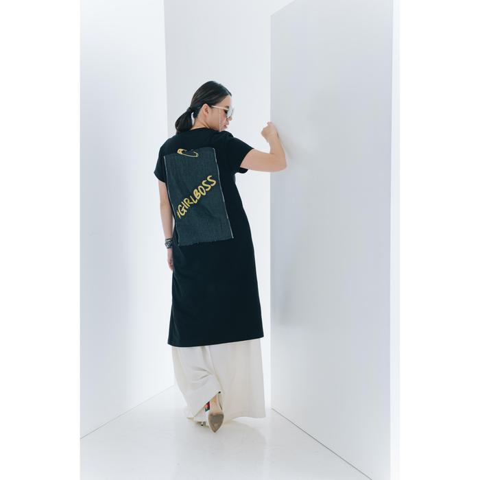 Gambar PAUSE THE OVERTEE X I WEAR MYRA - THE OVERTEE | OVERSIZE TEE - GirlBoss dari The Overtee Official Shop undefined Tokopedia