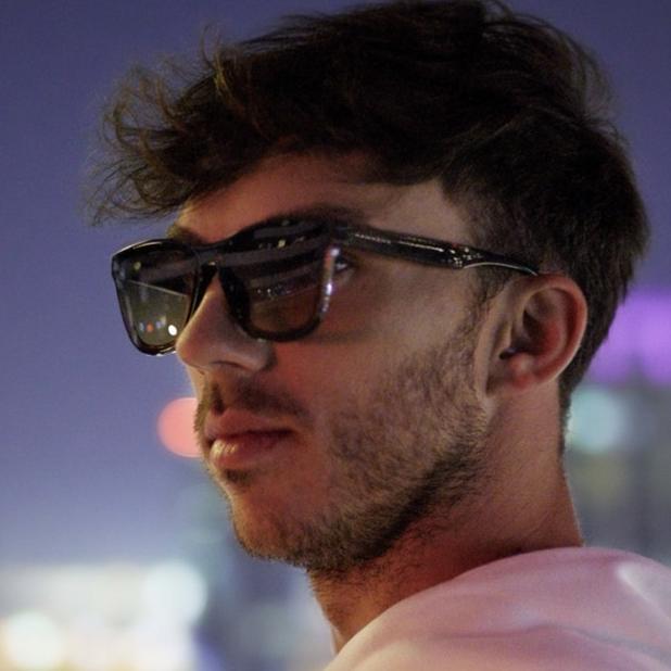 Gambar Pierre Gasly x Hawkers Sunglasses - DOWNTOWN MAX Kacamata hitam unisex dari Top Clas Store undefined Tokopedia