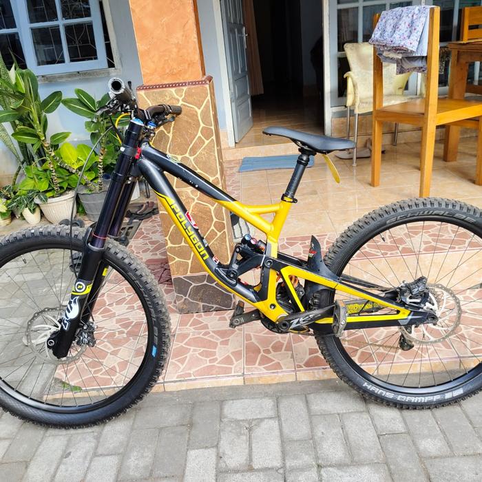 Gambar Sepeda Gunung Polygon DH9 size M dari EWES BIKE undefined Tokopedia