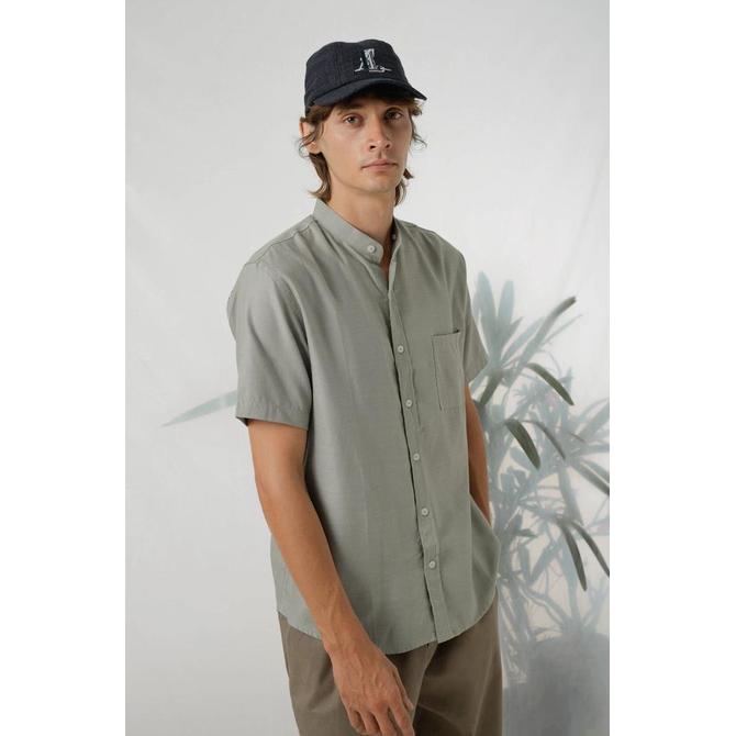 Gambar Terlaris Larusso X Tencel Two Way Collar Shirt - Lilypad By Zauna Shop - S dari Zauna Shop undefined Tokopedia