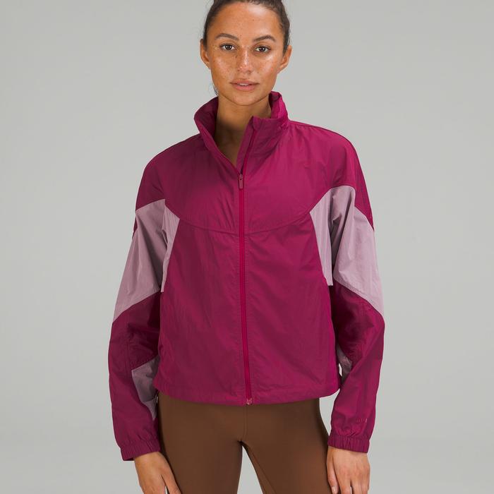 Gambar Jaket Lululemon Evergreen Cropped Full Zip Hoodie Original - Pink, 4 dari Palugadasport undefined Tokopedia