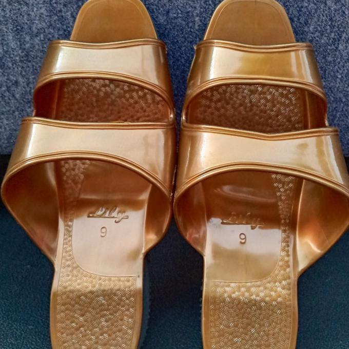 Gambar Terbaru sendal lily pria jadul sandal lily tipe 1340 pria - coklat emas, 9 dari tokosuppermurahh undefined Tokopedia