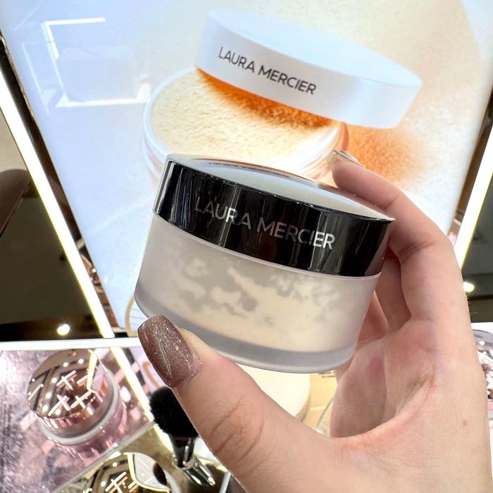 Gambar Laura Mercier Translucent Loose Setting Powder 29gr laura mercier foundation bubuk longgar laura Bedak Dengan box (No Puff) - 29 gr dari Kencana Beauty undefined Tokopedia